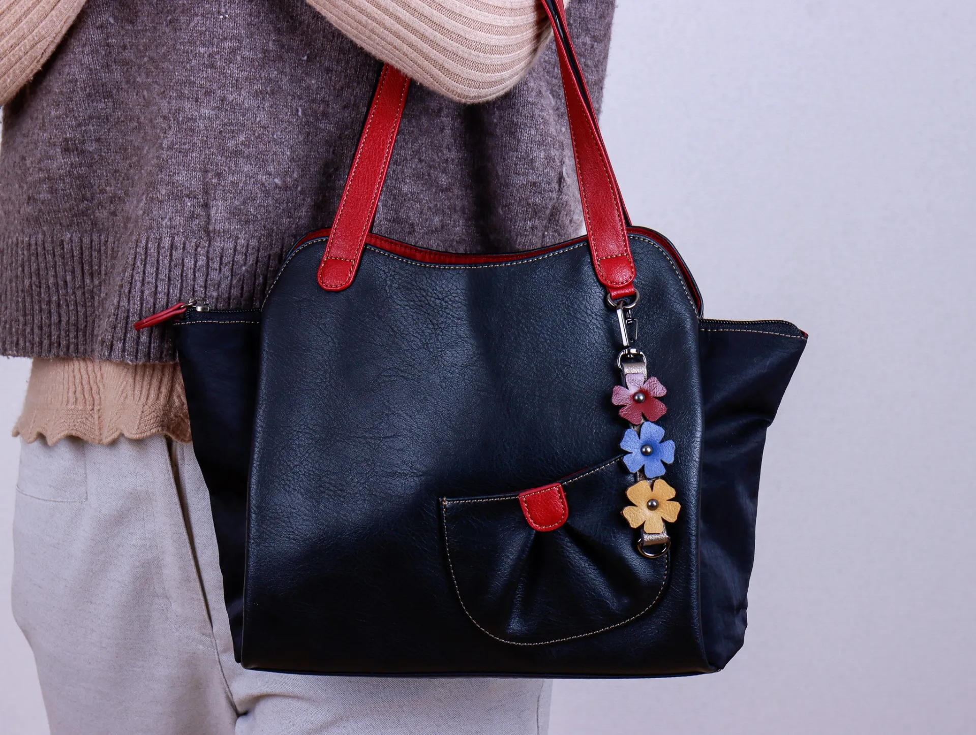 フラワーチャームハンド